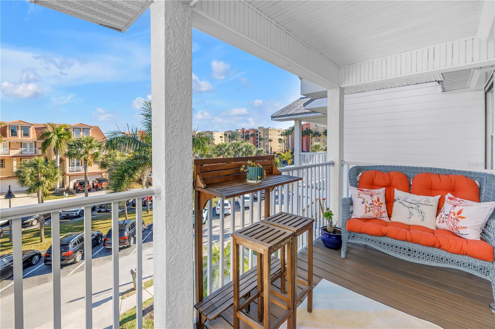 Listing photo id 54 for 103 Bath Club Concourse