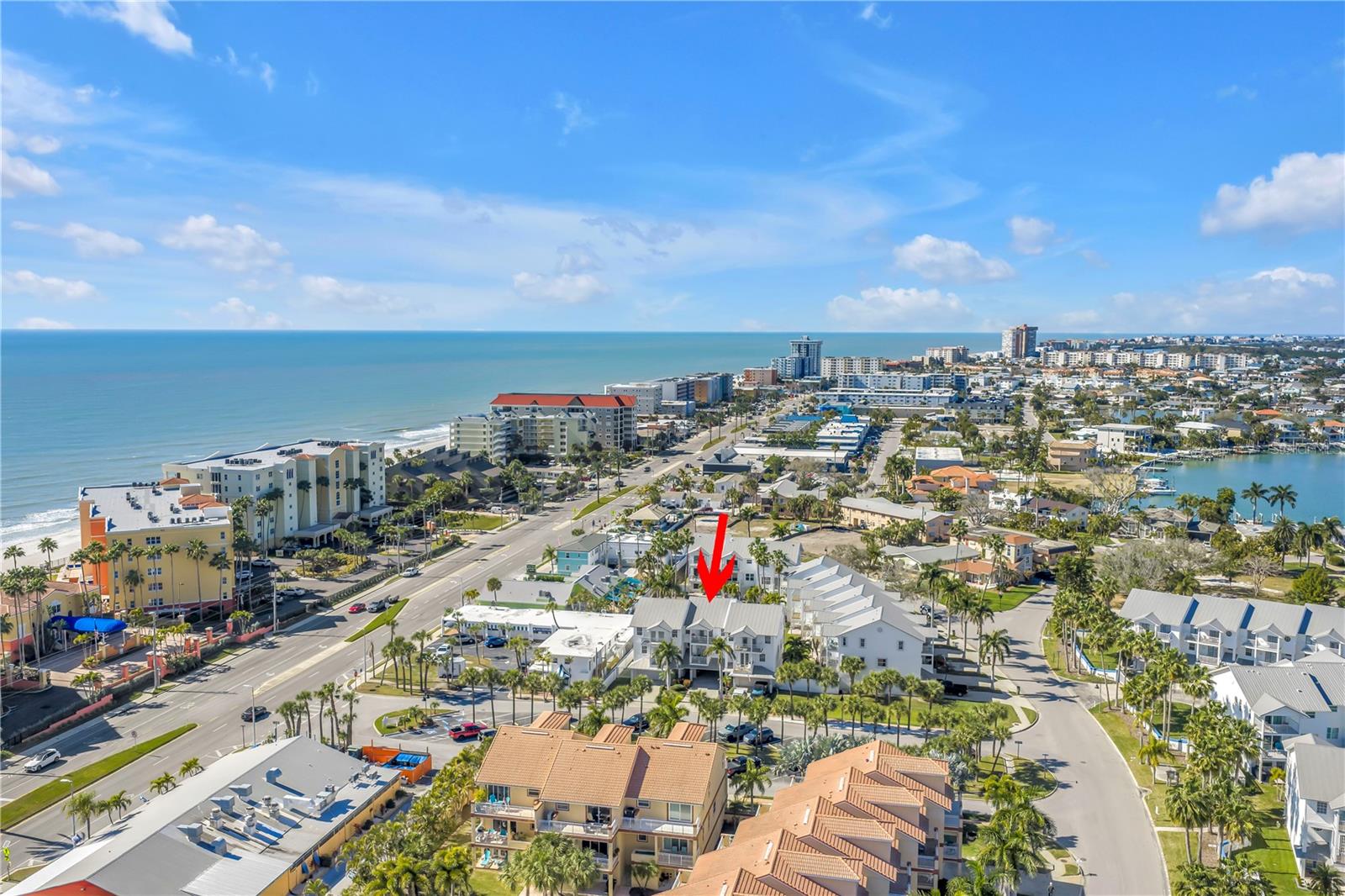 Listing photo id 4 for 103 Bath Club Concourse