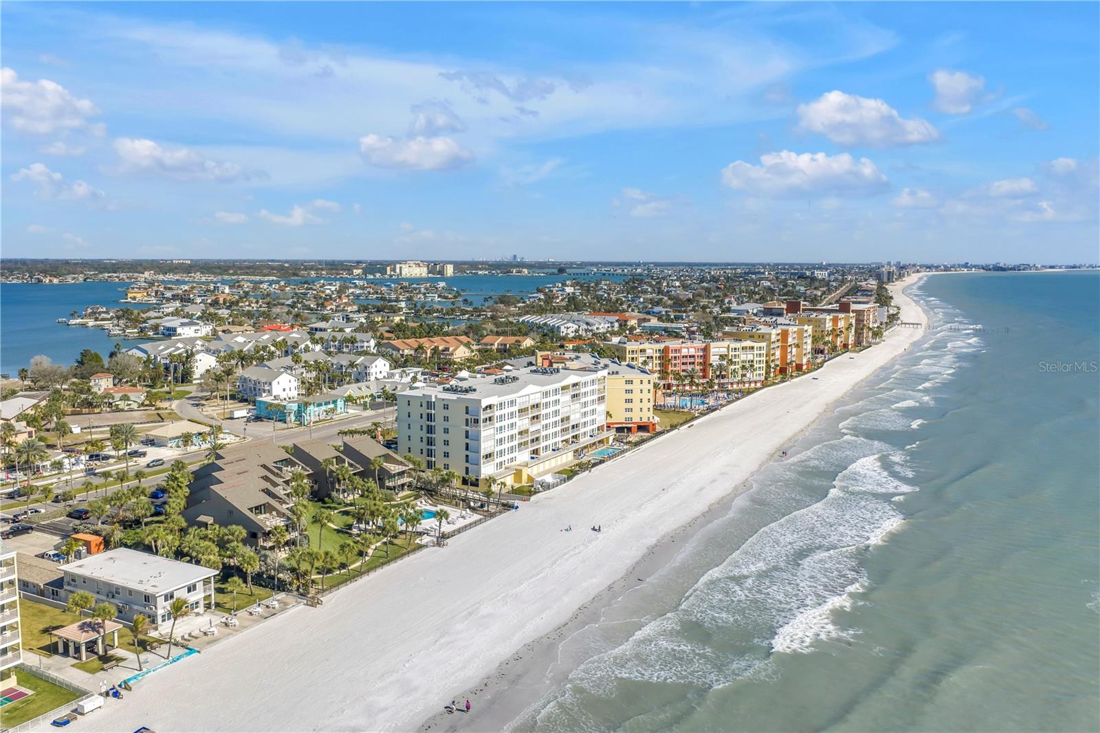 Listing photo id 6 for 103 Bath Club Concourse