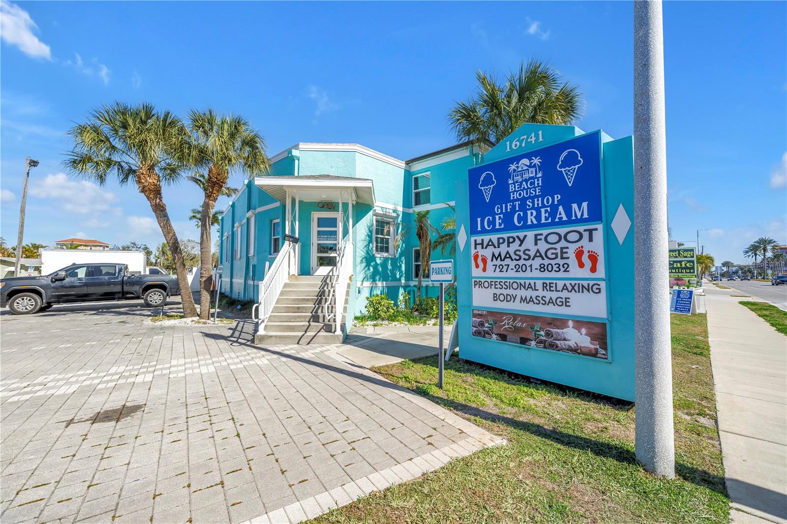 Listing photo id 80 for 103 Bath Club Concourse