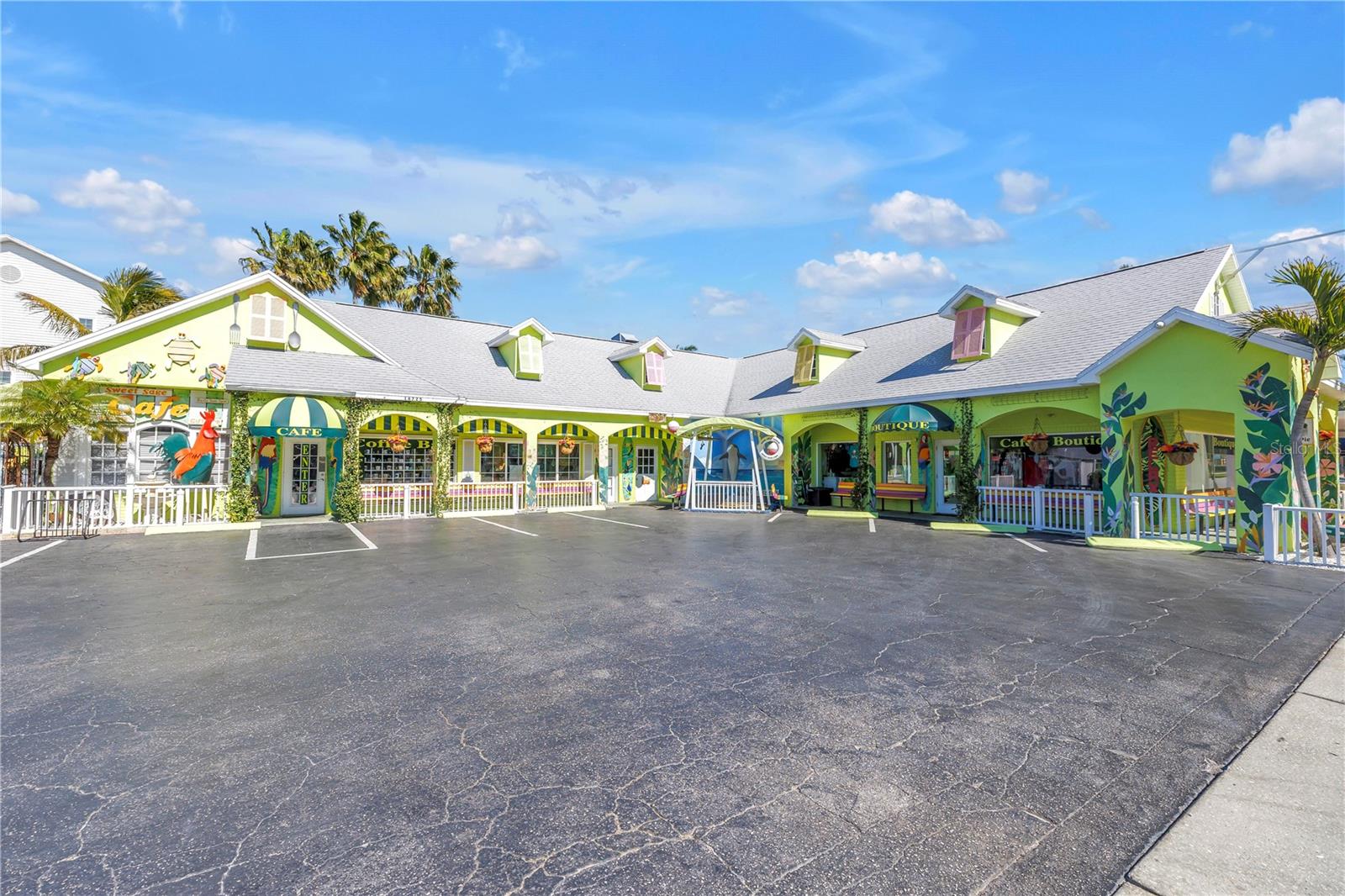 Listing photo id 81 for 103 Bath Club Concourse