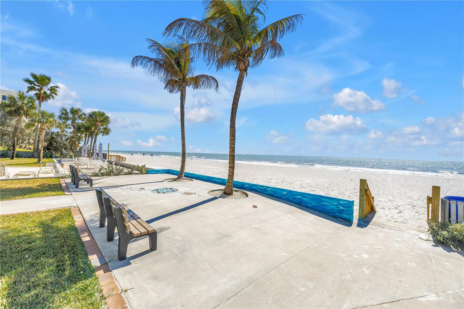 Listing photo id 90 for 103 Bath Club Concourse