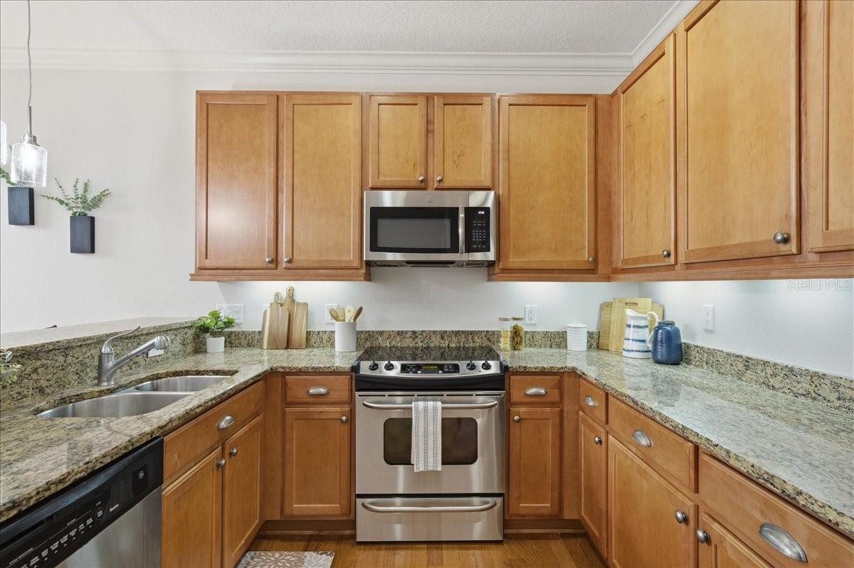 Image 7 of 39 For 113 Packwood Avenue A