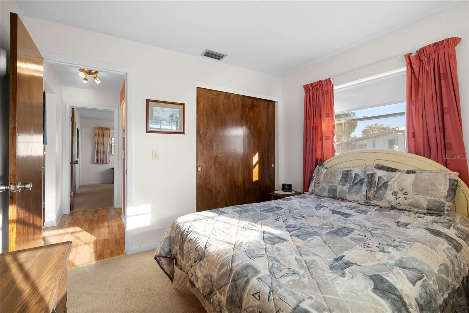 Image 13 of 36 For 10009 Tulip Street N