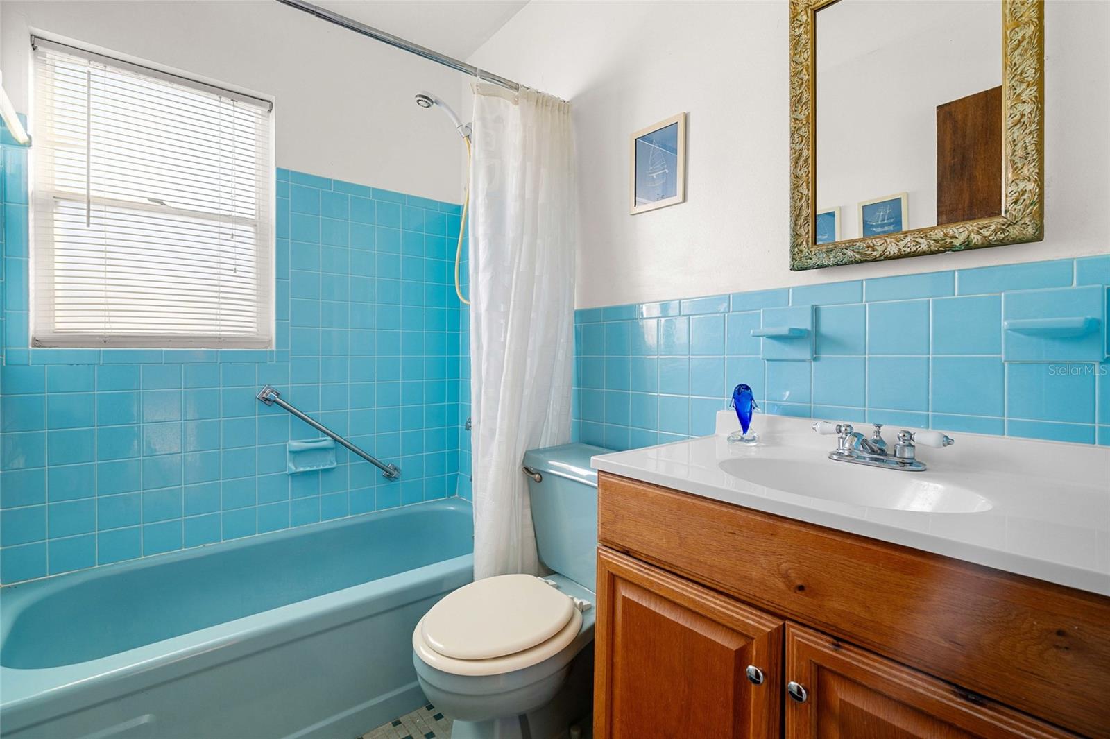 Image 14 of 36 For 10009 Tulip Street N