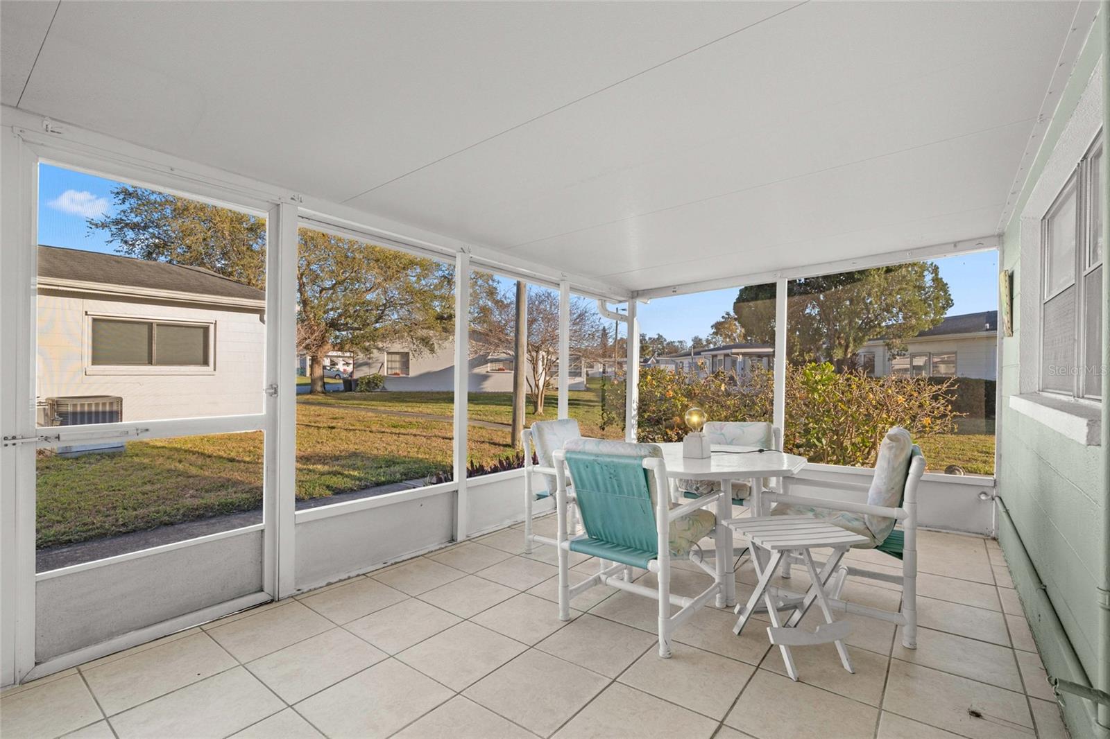 Image 22 of 36 For 10009 Tulip Street N