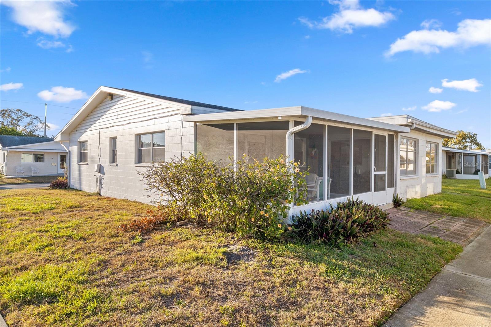 Image 27 of 36 For 10009 Tulip Street N