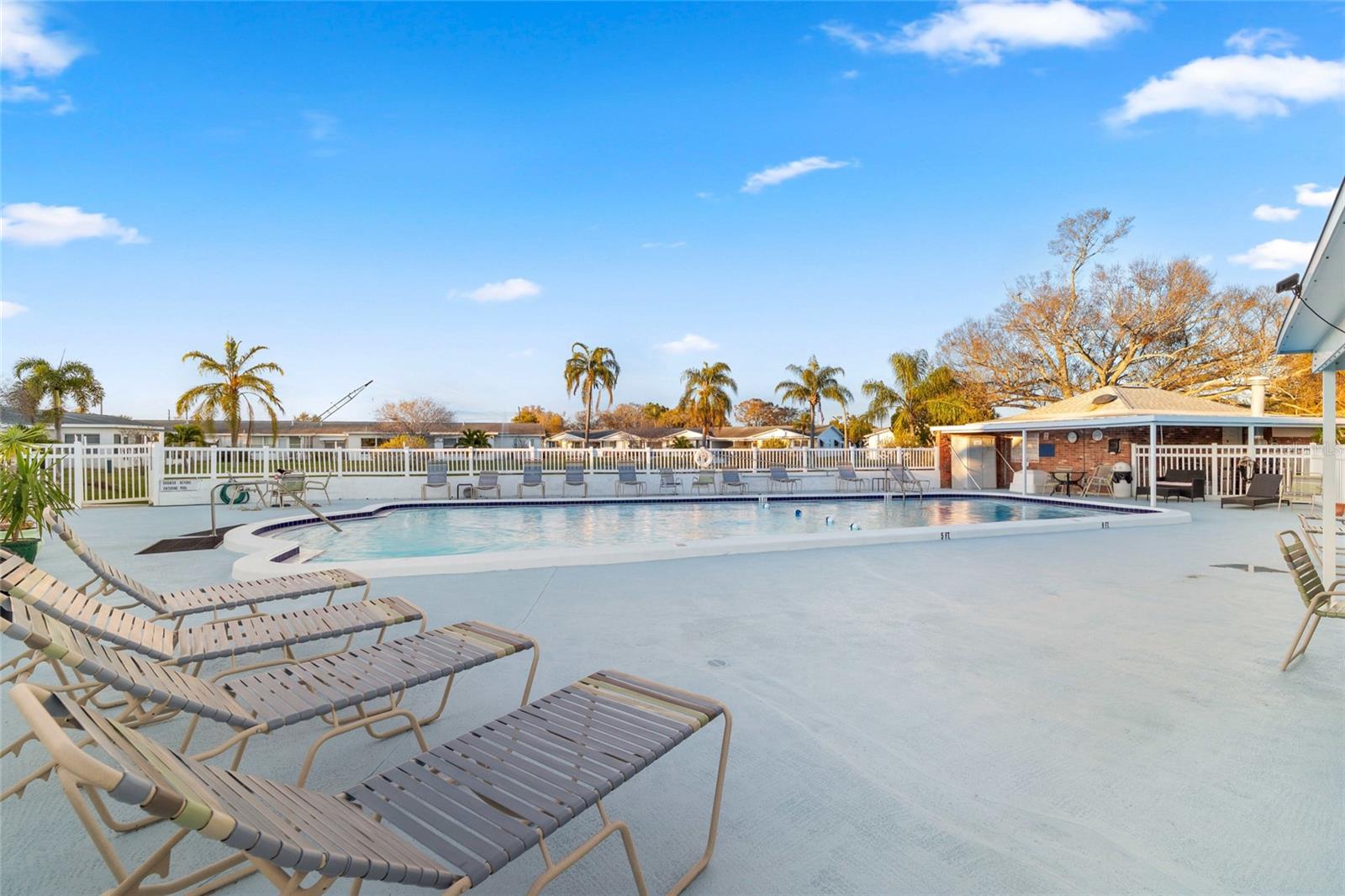 Image 33 of 36 For 10009 Tulip Street N