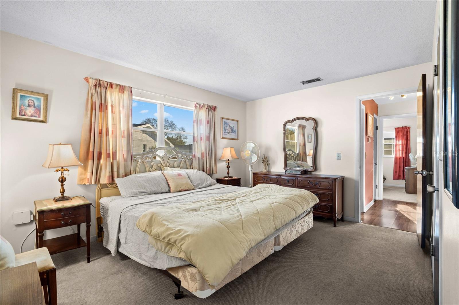 Image 9 of 36 For 10009 Tulip Street N