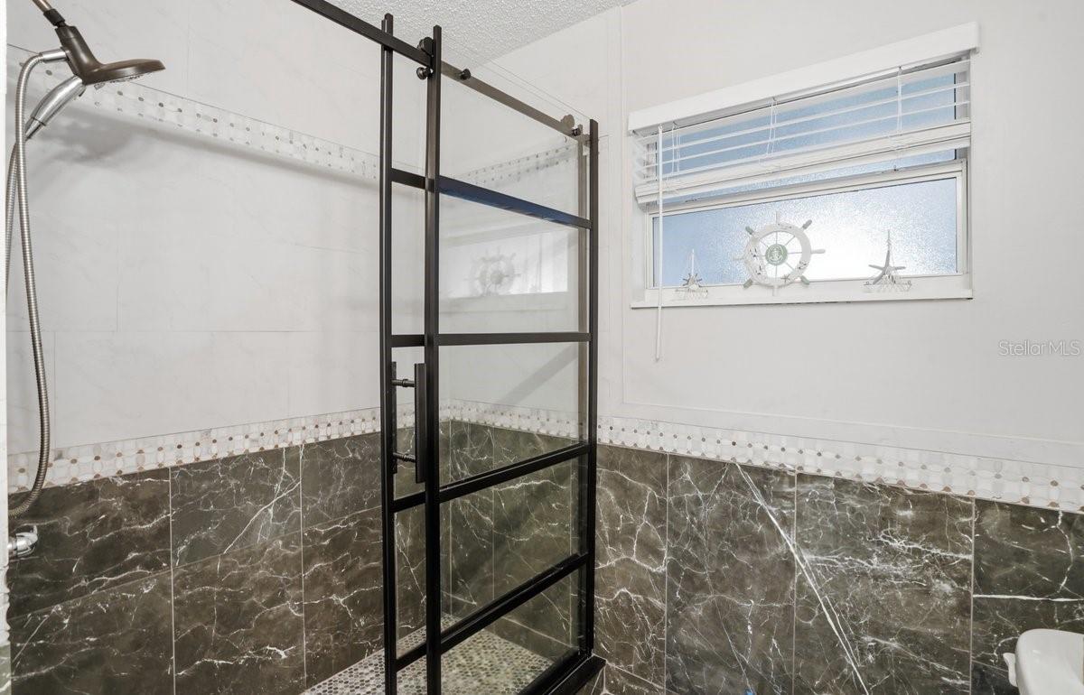 Image 20 of 31 For 4424 Varn Avenue