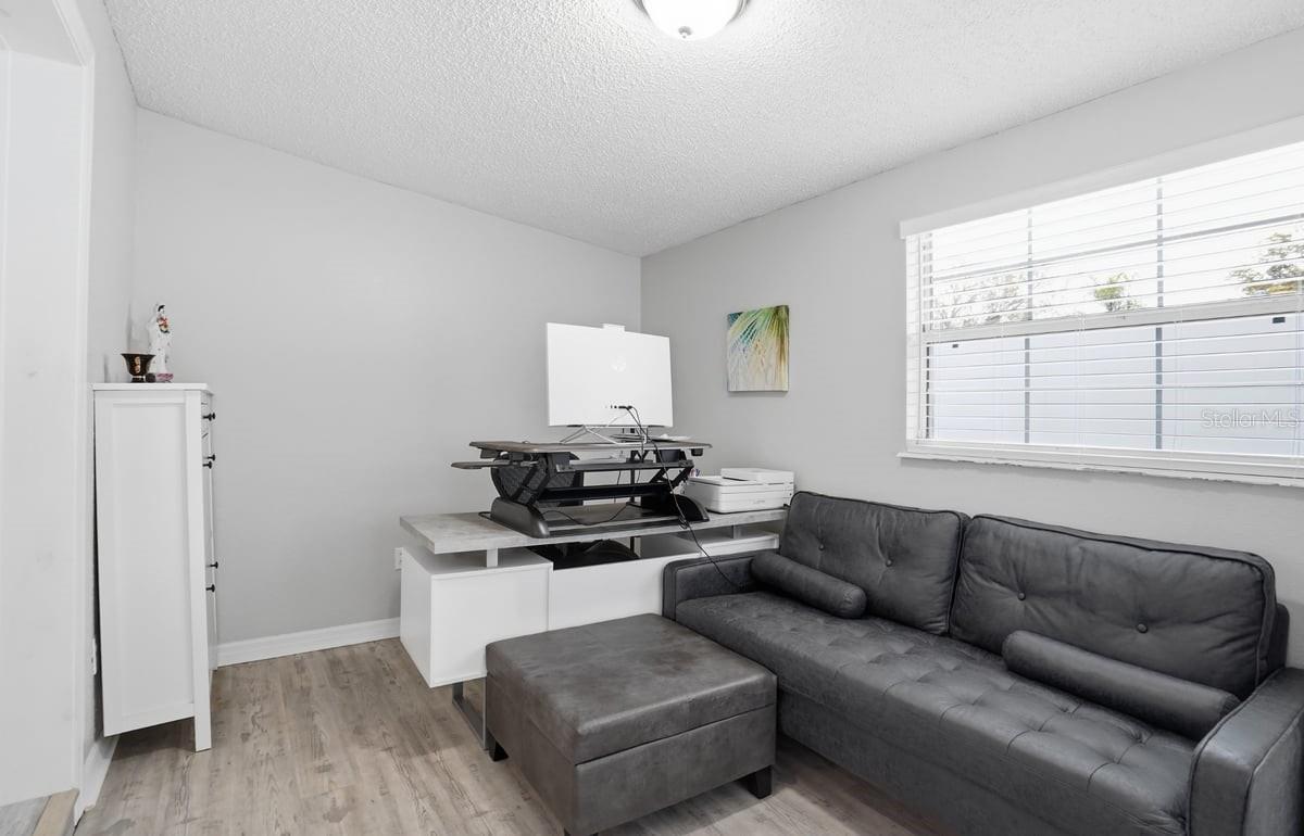 Image 22 of 31 For 4424 Varn Avenue