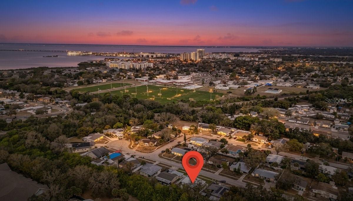 Image 3 of 31 For 4424 Varn Avenue