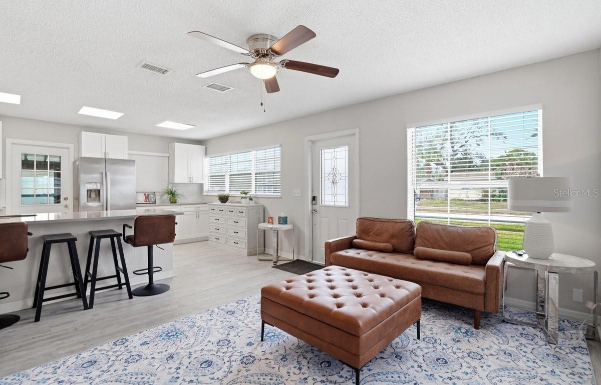 Image 4 of 31 For 4424 Varn Avenue