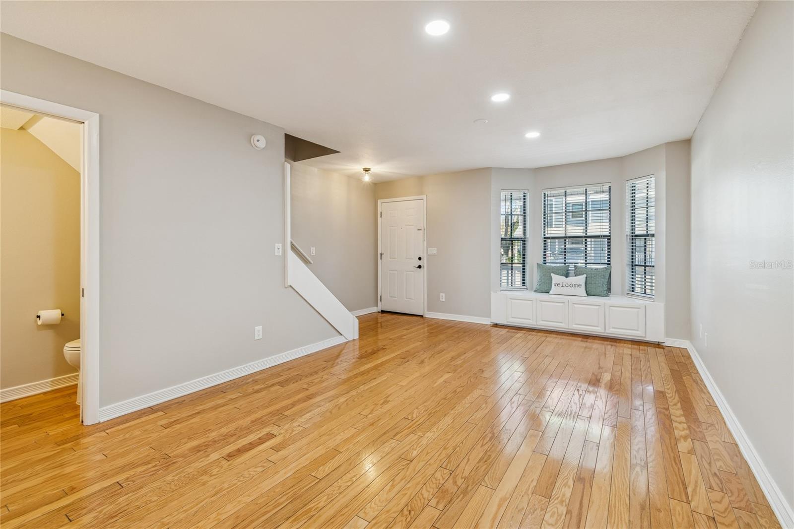 Listing photo id 9 for 12568 Castle Hill Drive