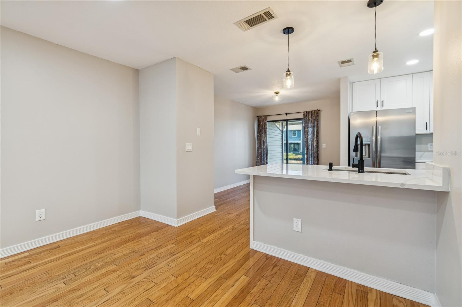 Listing photo id 12 for 12568 Castle Hill Drive