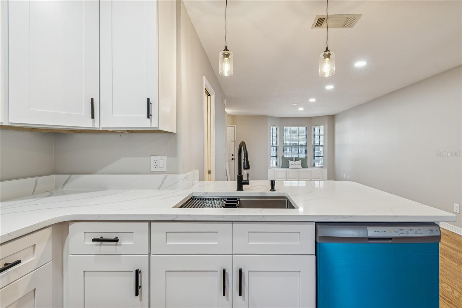 Listing photo id 20 for 12568 Castle Hill Drive