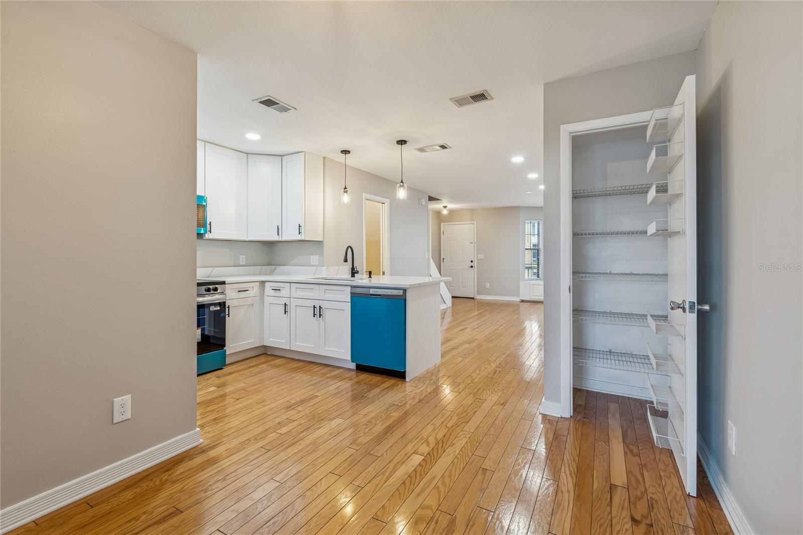 Listing photo id 24 for 12568 Castle Hill Drive