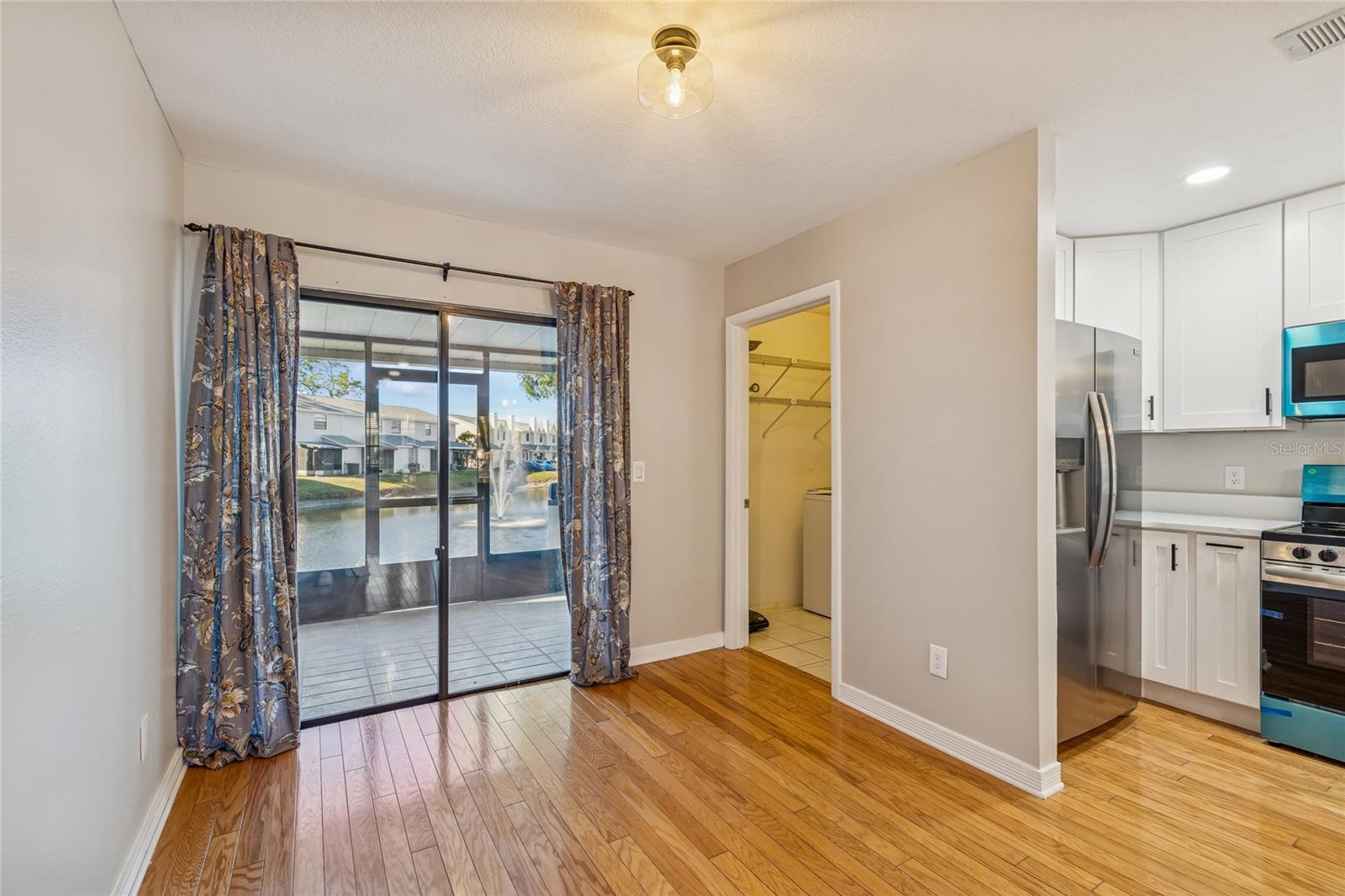 Listing photo id 25 for 12568 Castle Hill Drive