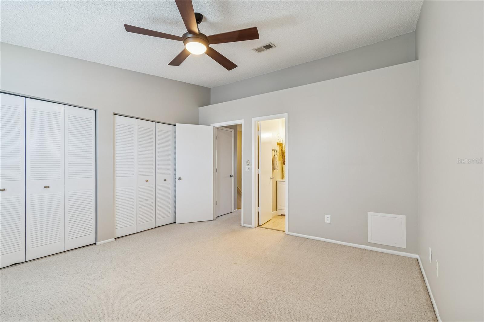 Listing photo id 30 for 12568 Castle Hill Drive