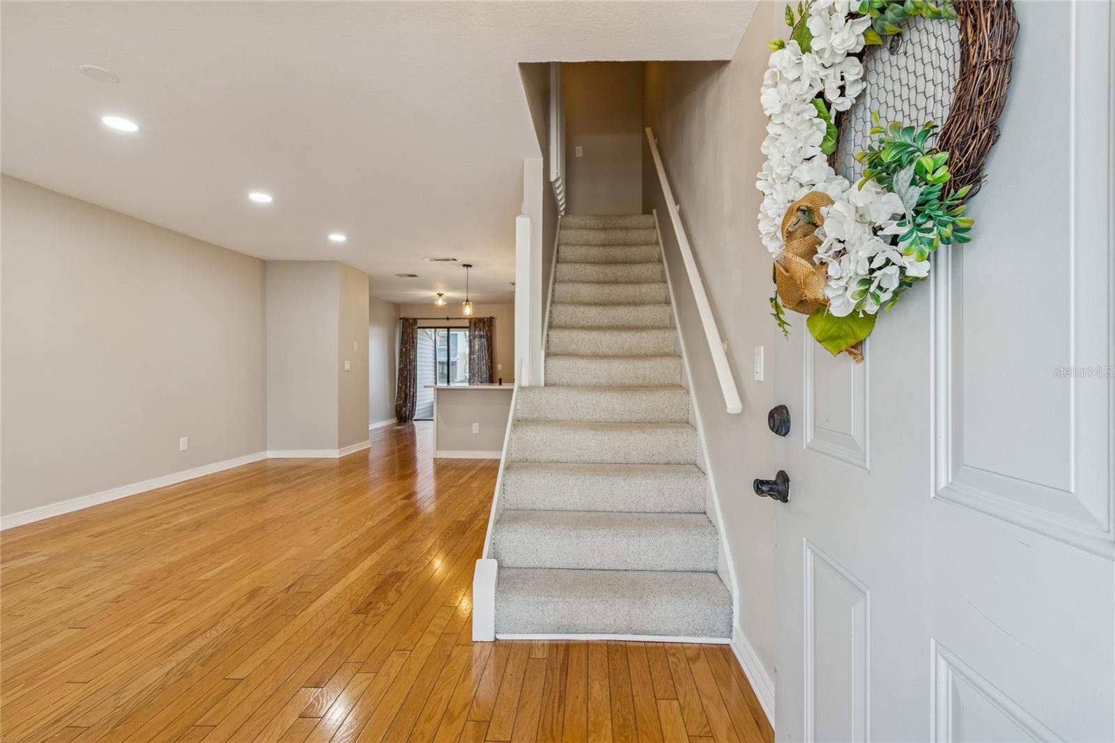 Listing photo id 2 for 12568 Castle Hill Drive