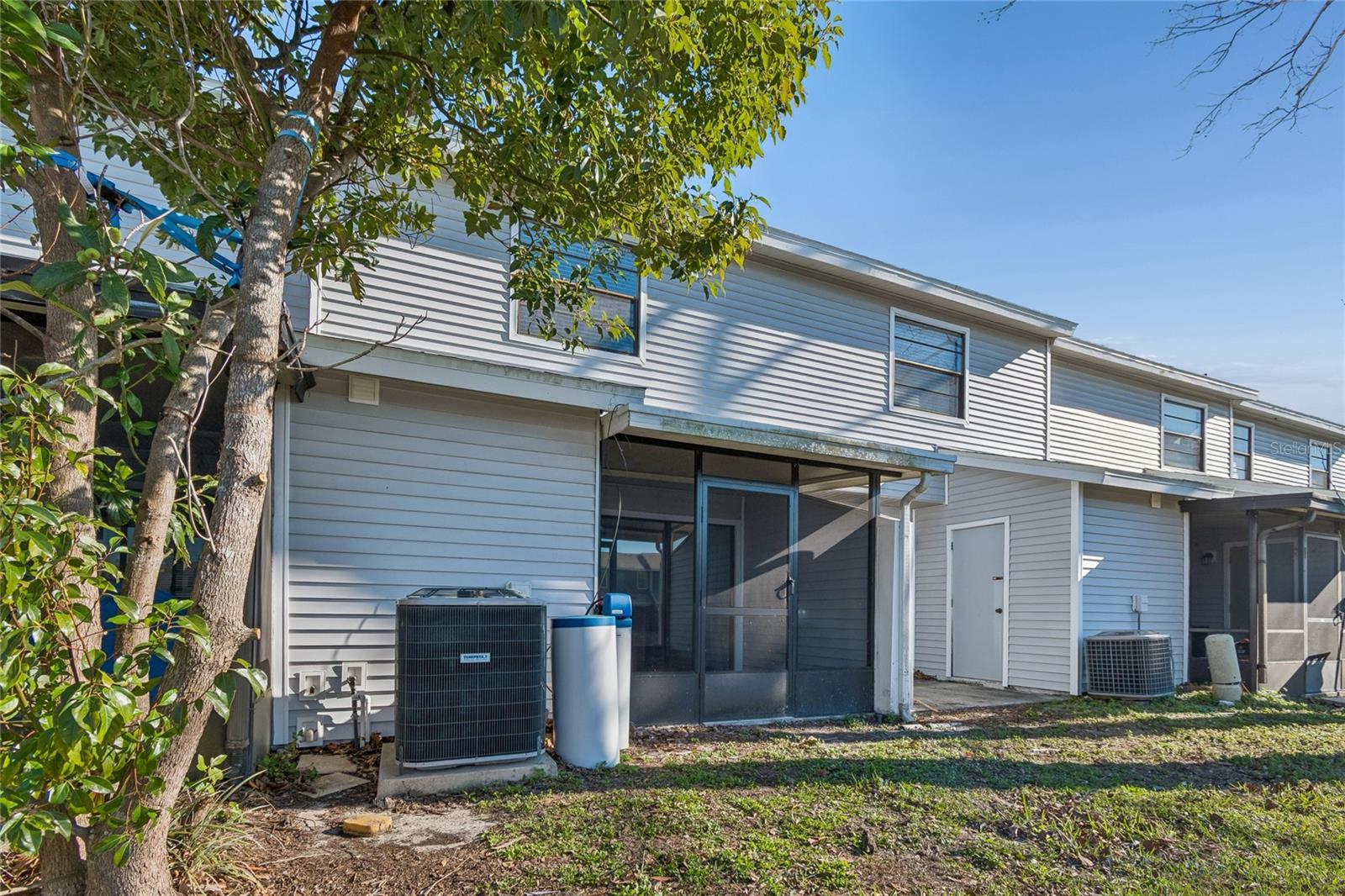 Listing photo id 49 for 12568 Castle Hill Drive