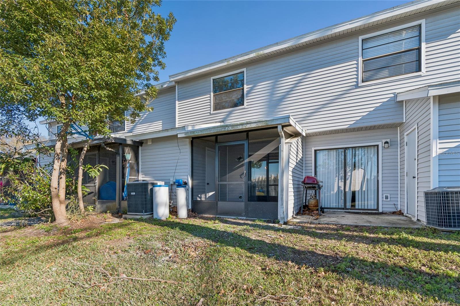 Listing photo id 51 for 12568 Castle Hill Drive