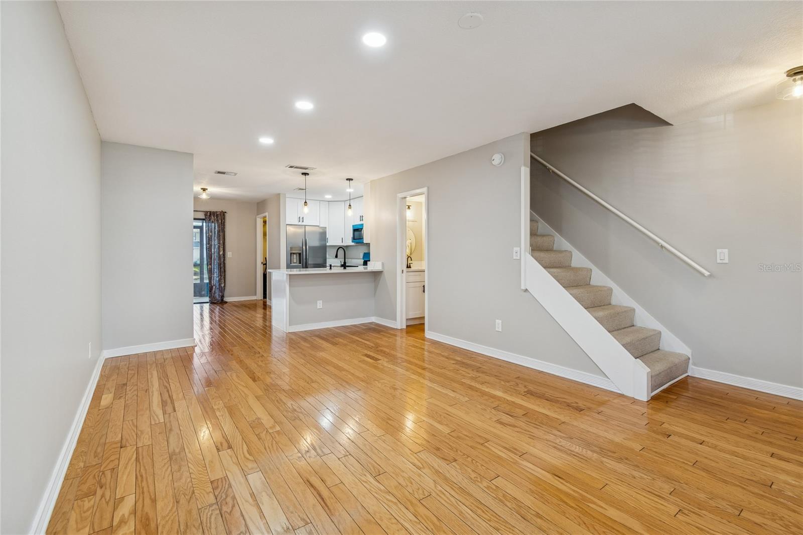 Listing photo id 6 for 12568 Castle Hill Drive