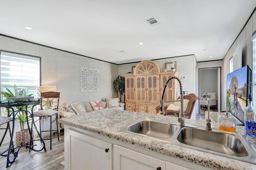 Image 12 of 36 For 315 Cardinal Ne #l15