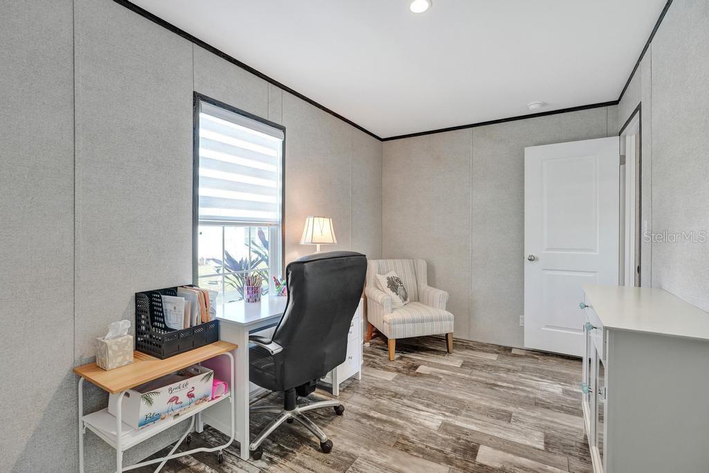 Image 18 of 36 For 315 Cardinal Ne #l15