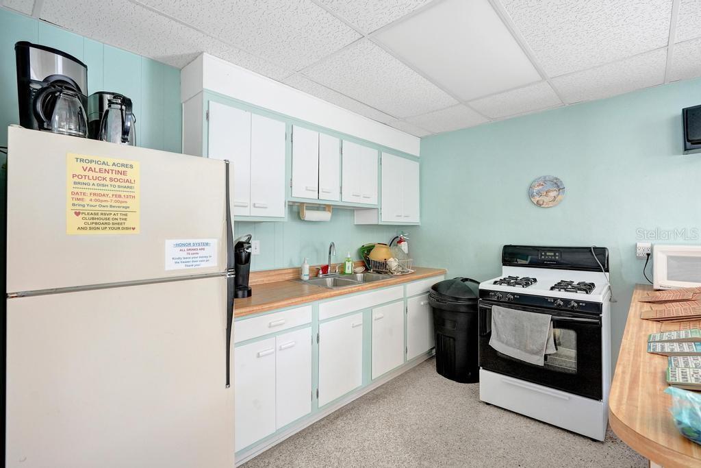 Image 30 of 36 For 315 Cardinal Ne #l15