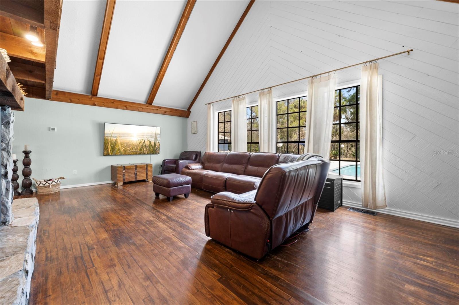 Listing photo id 17 for 14352 Ponce De Leon Boulevard