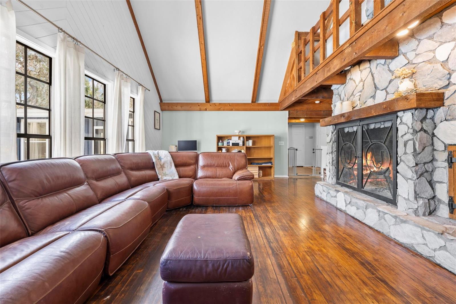 Listing photo id 2 for 14352 Ponce De Leon Boulevard