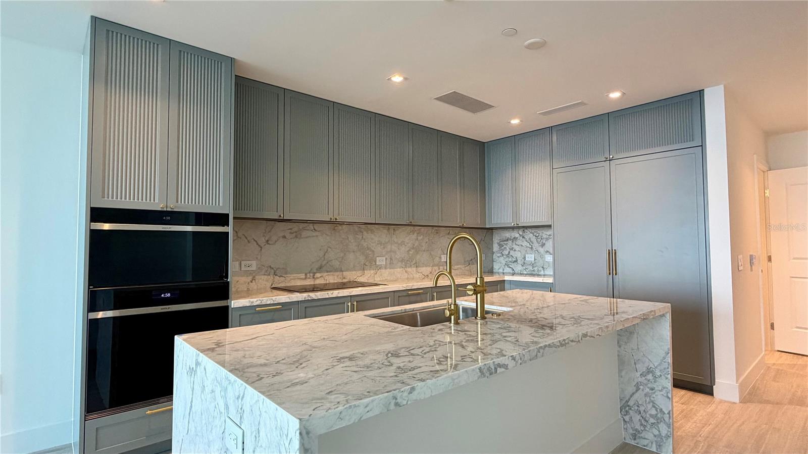 Image 2 of 9 For 3015 Ysabella Avenue 2003