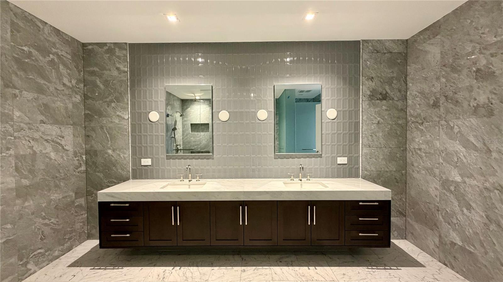 Image 6 of 9 For 3015 Ysabella Avenue 2003