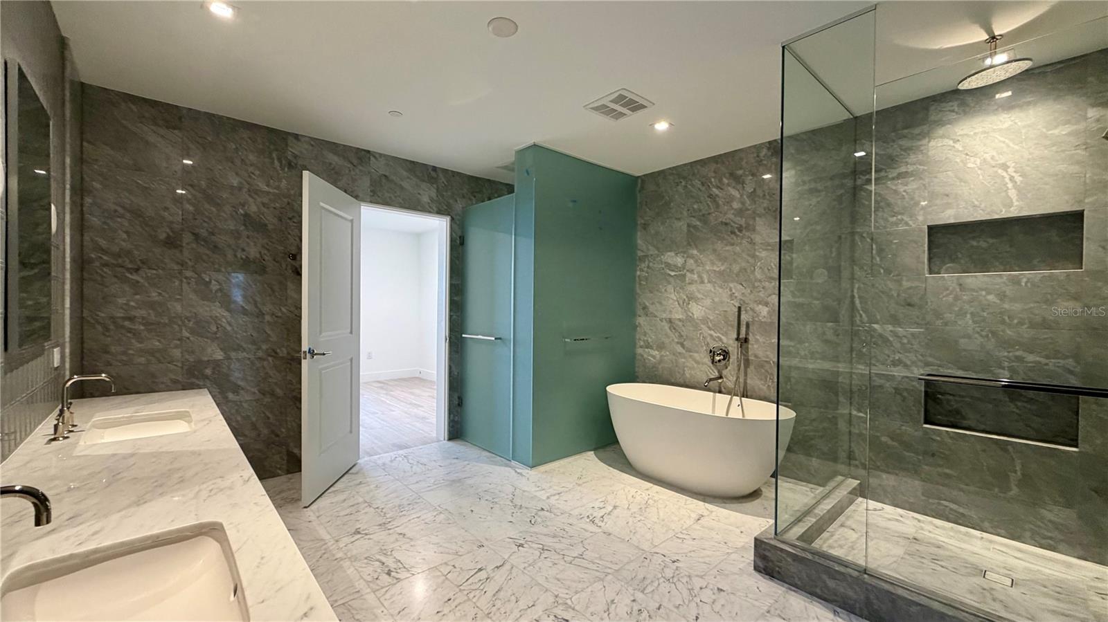 Image 7 of 9 For 3015 Ysabella Avenue 2003