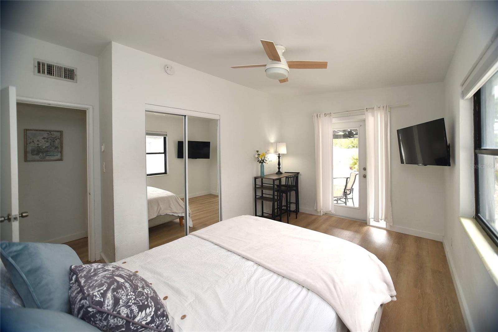 Image 15 of 47 For 8042 36th Avenue N