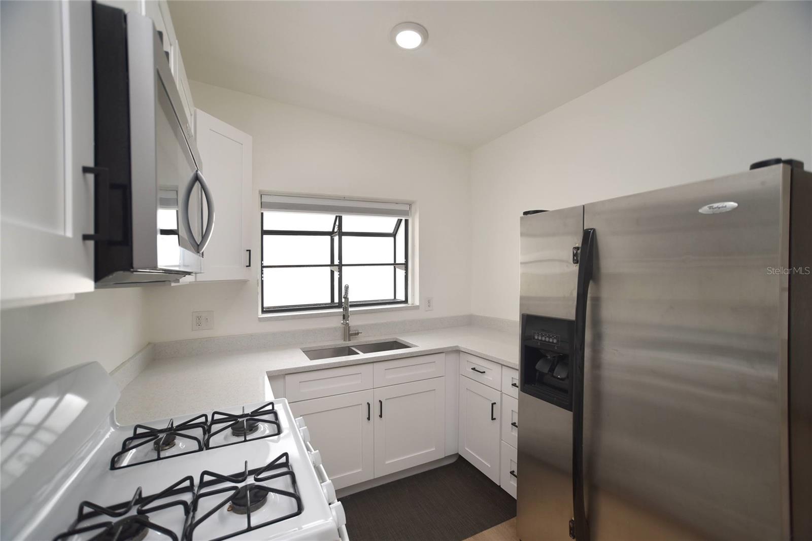 Image 5 of 47 For 8042 36th Avenue N