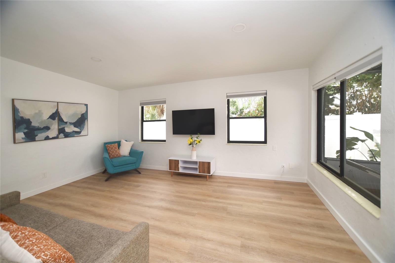 Image 9 of 47 For 8042 36th Avenue N