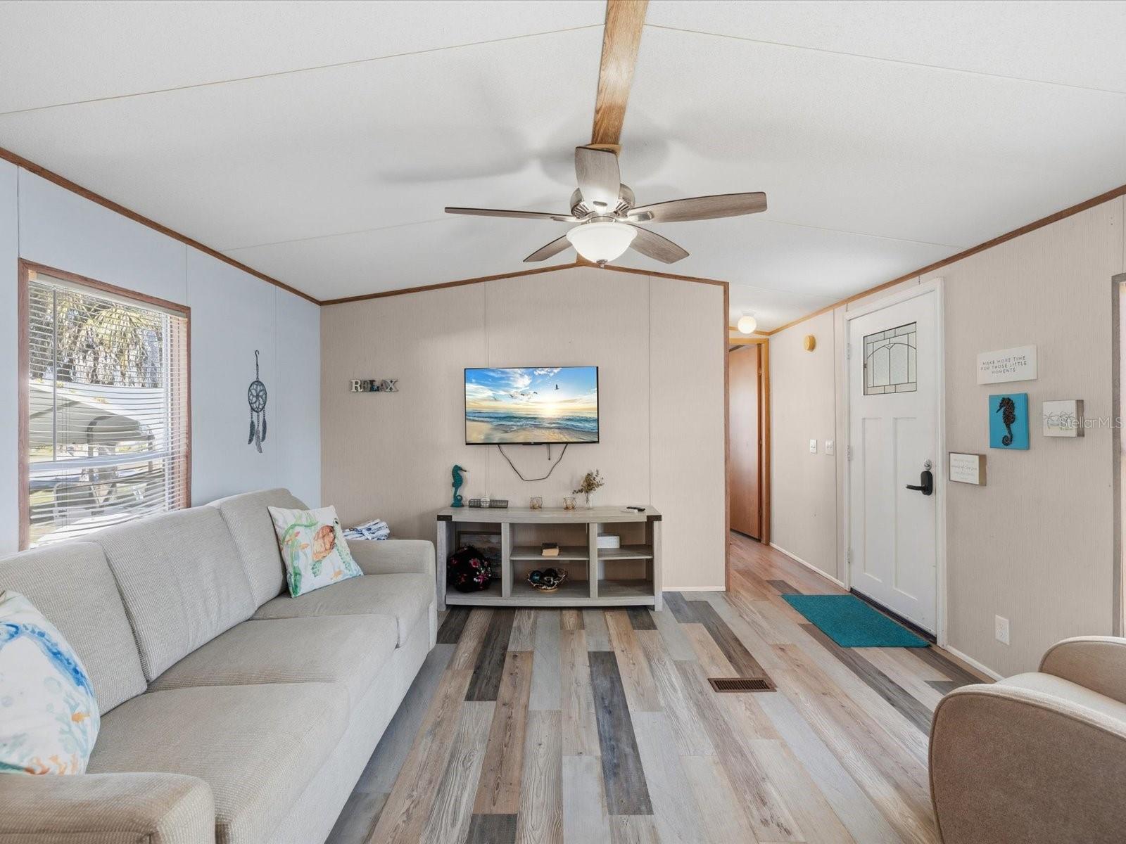 Image 5 of 75 For 6419 Richard Drive