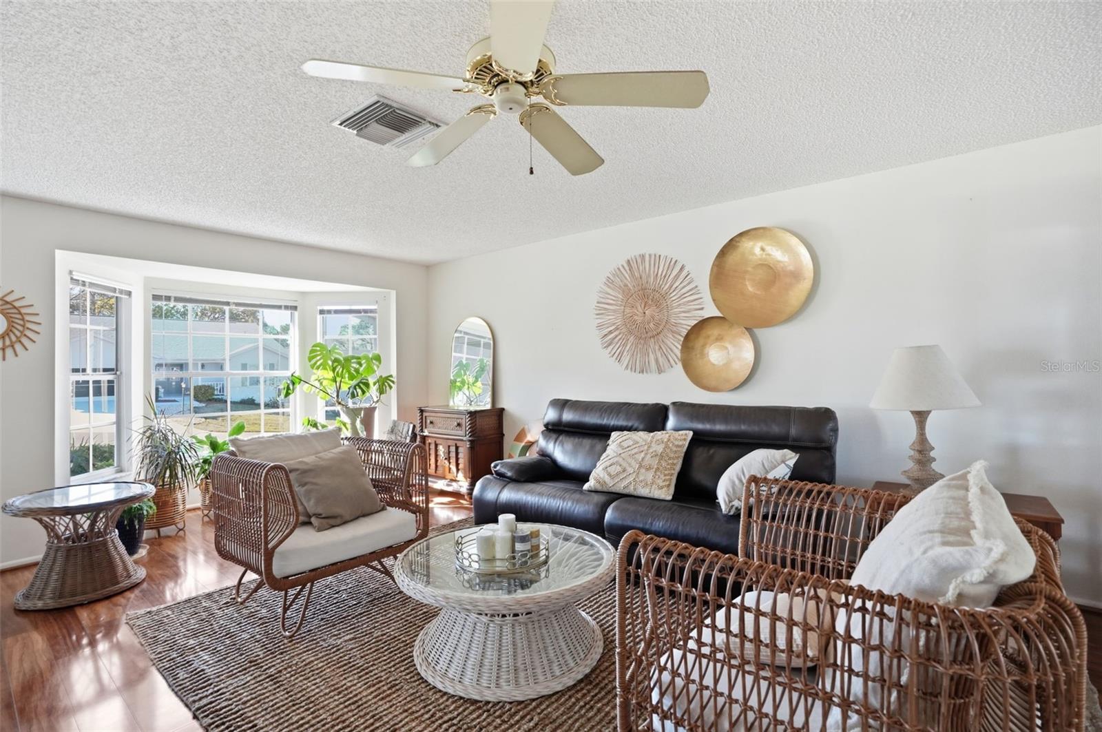 Image 4 of 48 For 2362 Morning Glory Trail