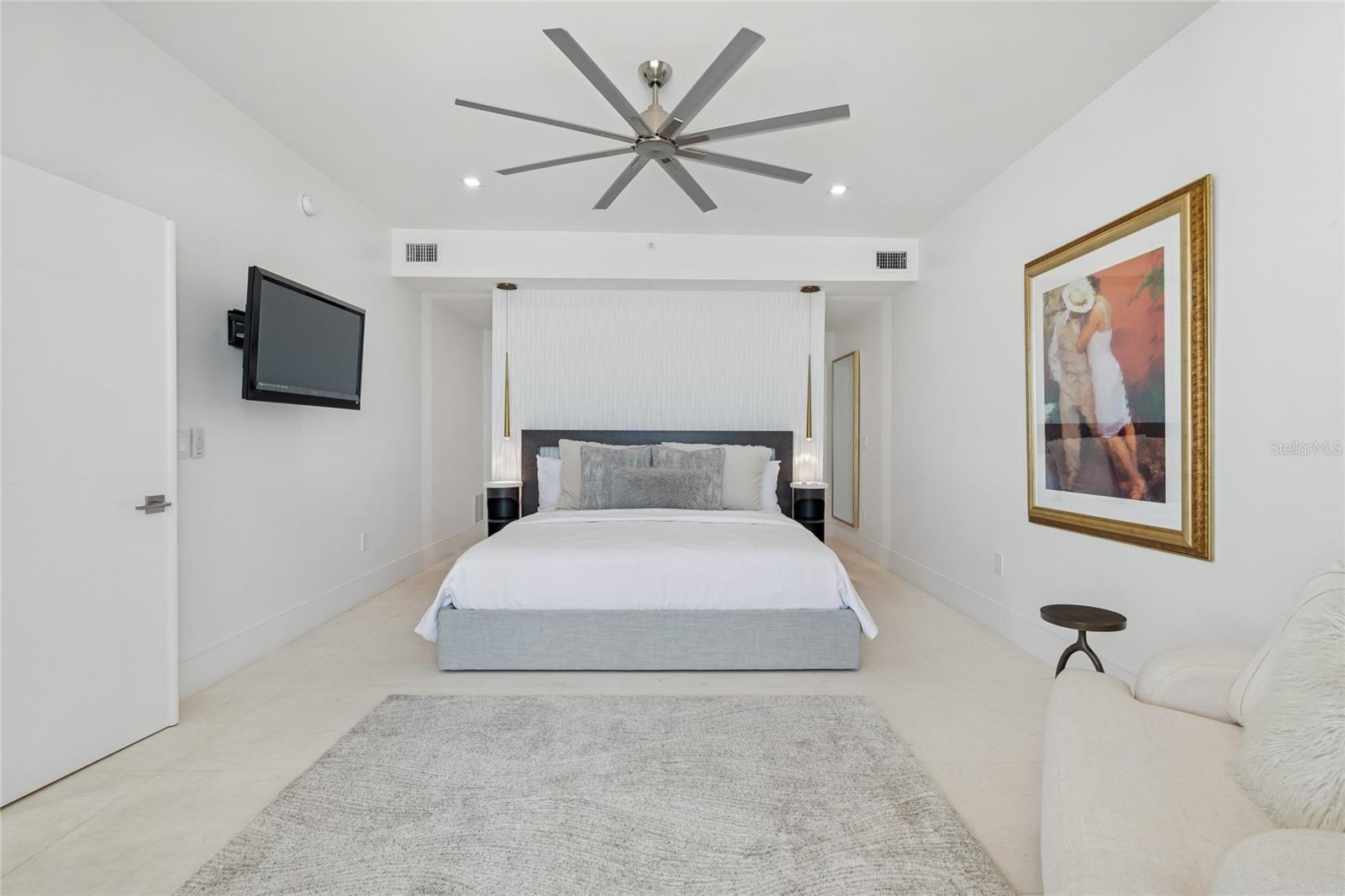 Listing photo id 17 for 19600 Gulf Boulevard 402