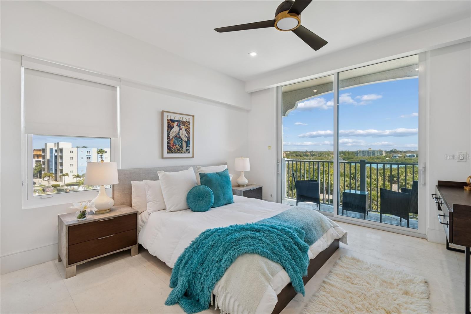 Listing photo id 23 for 19600 Gulf Boulevard 402
