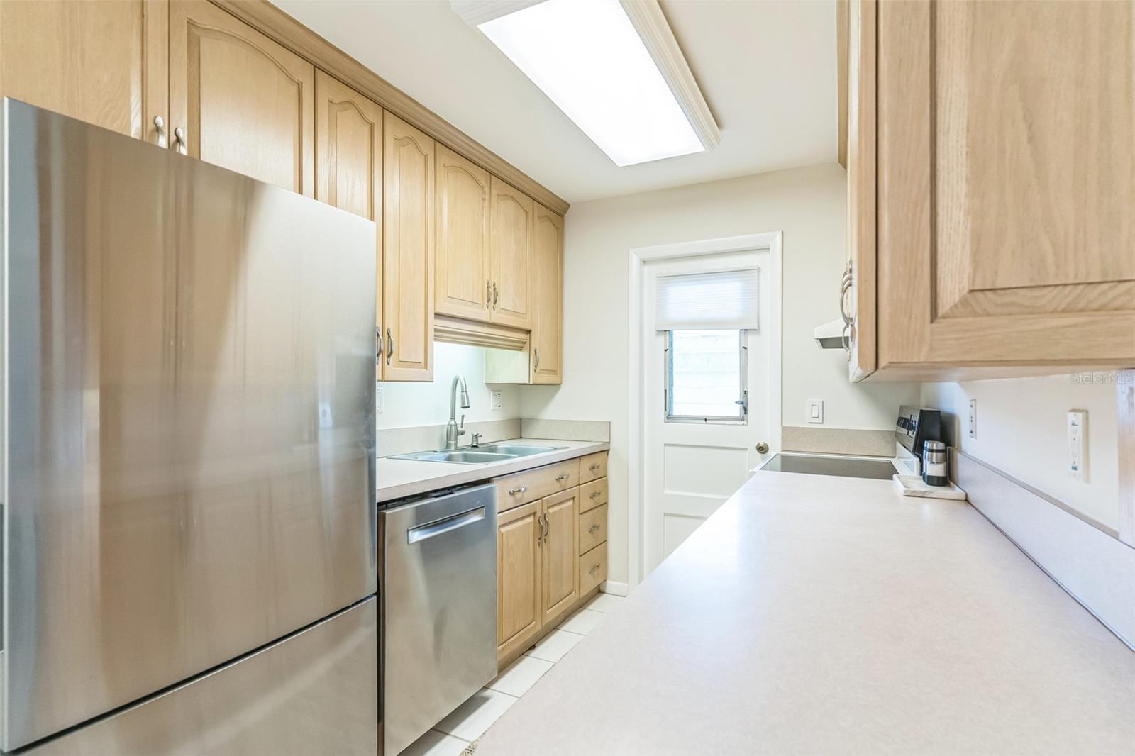 Image 10 of 18 For 320 Lakeview Street 110