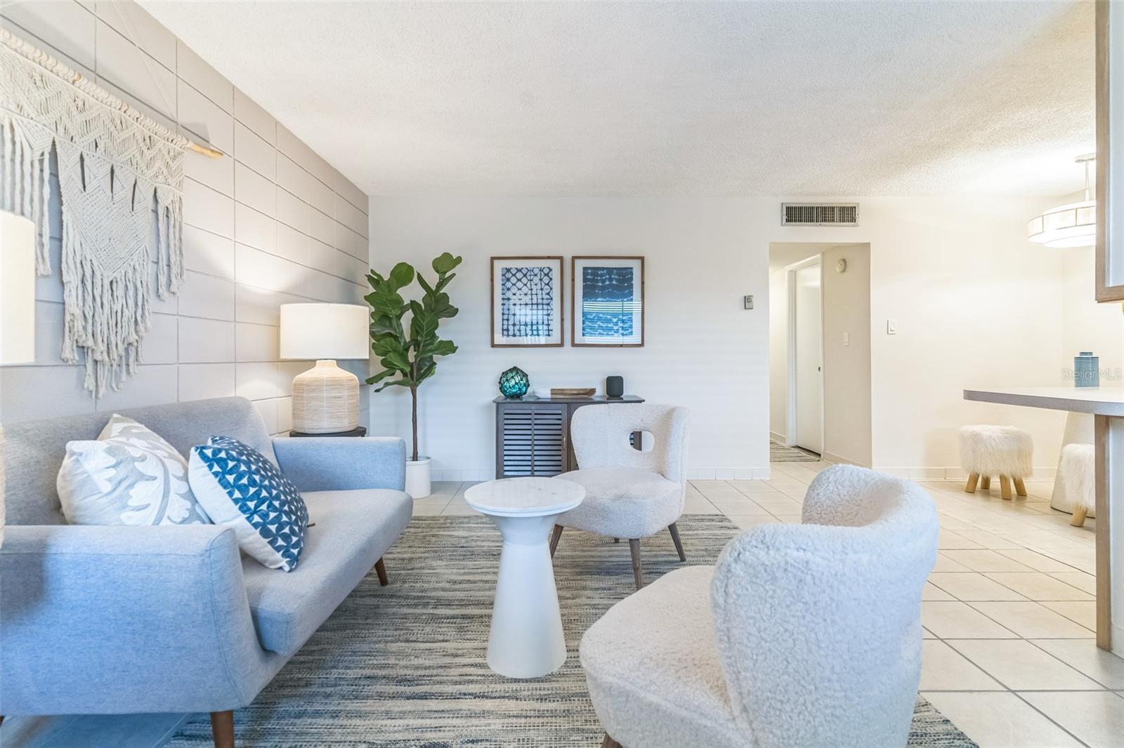 Image 3 of 18 For 320 Lakeview Street 110