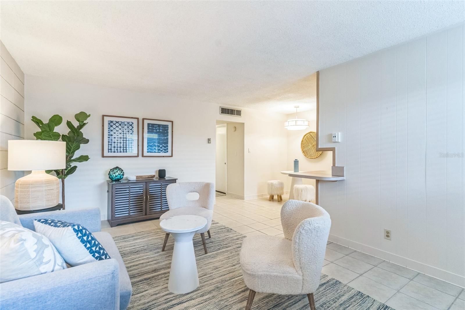 Image 4 of 18 For 320 Lakeview Street 110