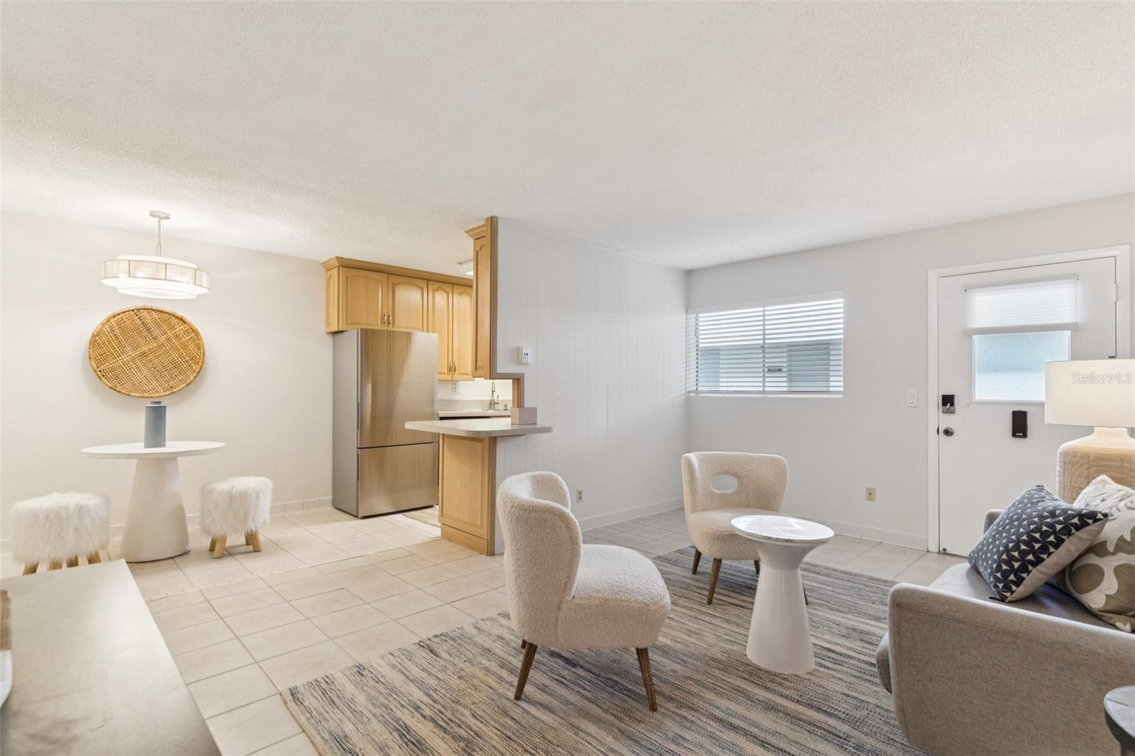 Image 7 of 18 For 320 Lakeview Street 110