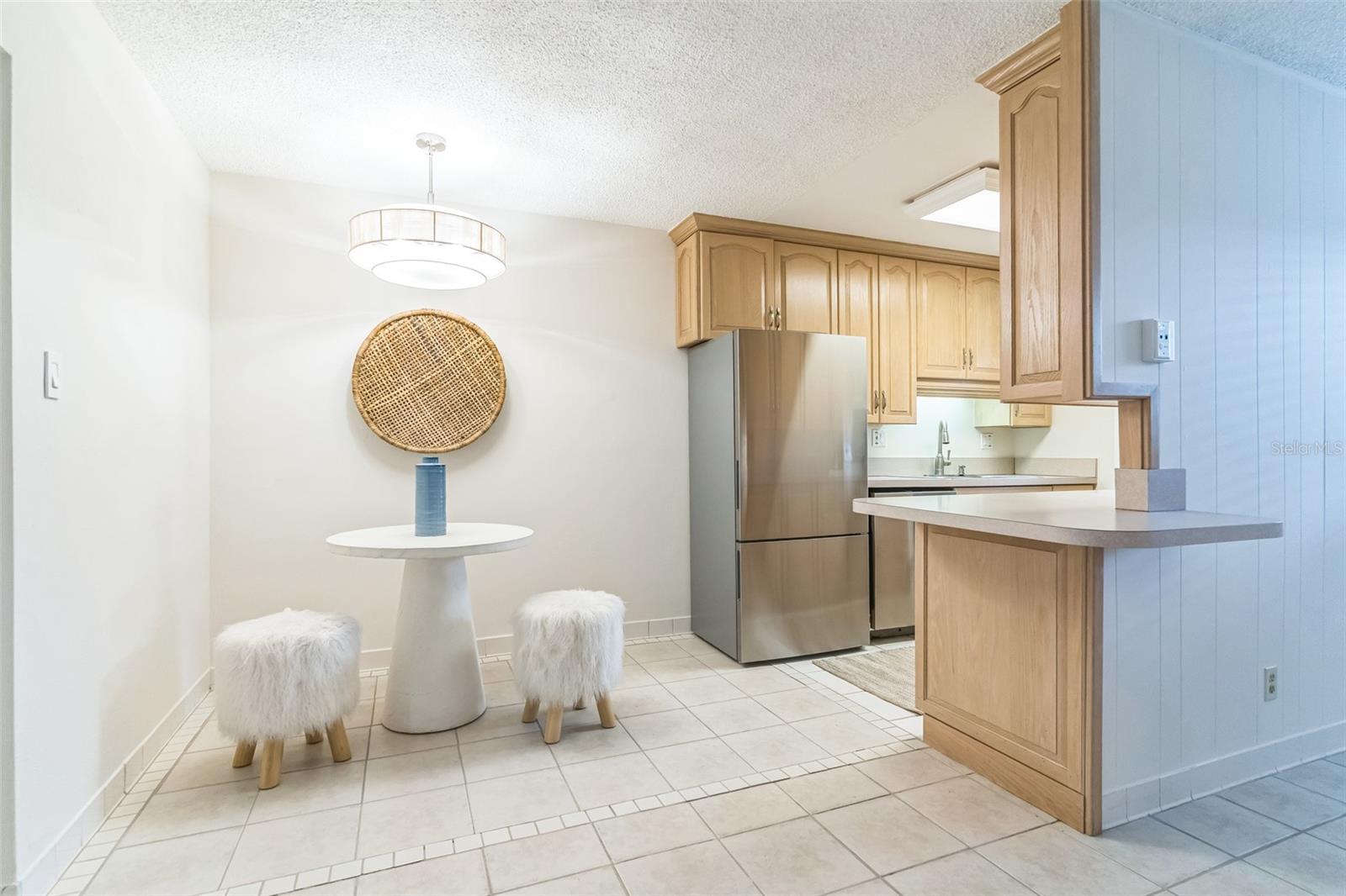 Image 9 of 18 For 320 Lakeview Street 110