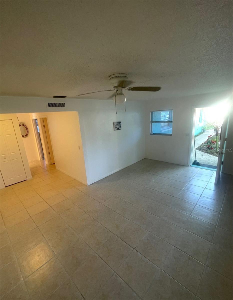 Image 2 of 13 For 3004 Oaklawn Avenue B