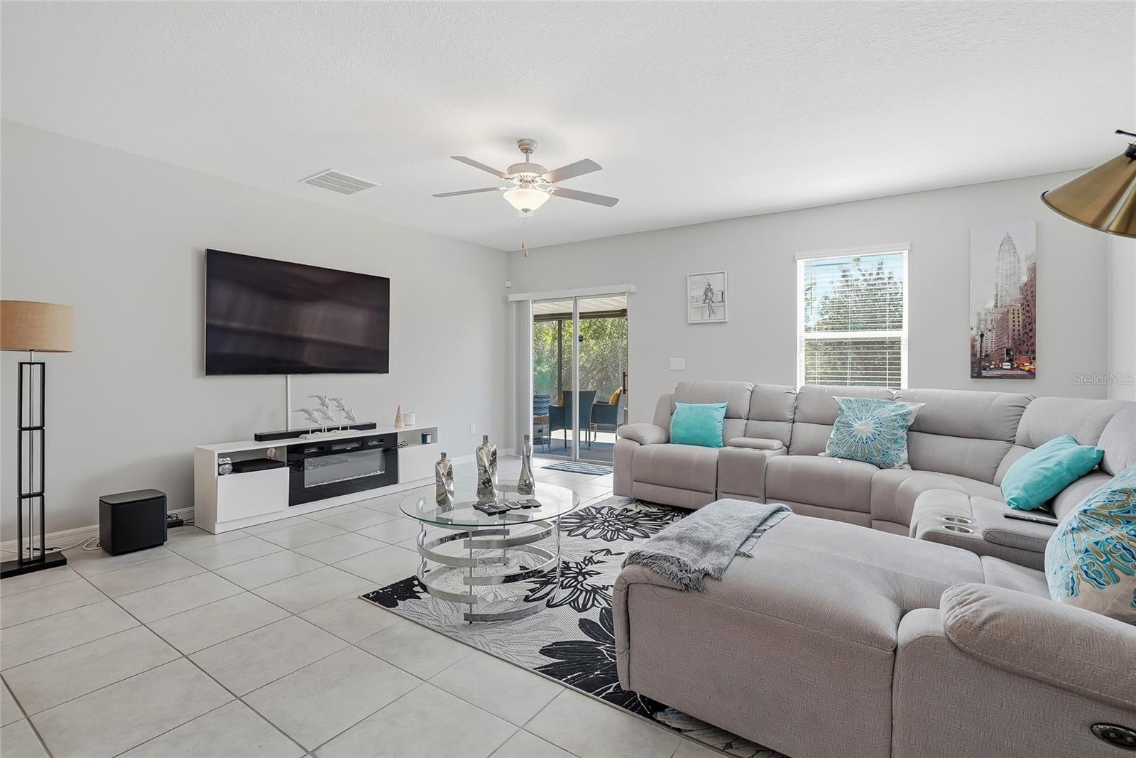 Image 15 of 46 For 5431 Amaryllis Garden Street