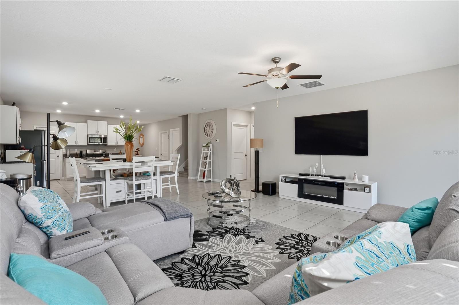 Image 17 of 46 For 5431 Amaryllis Garden Street